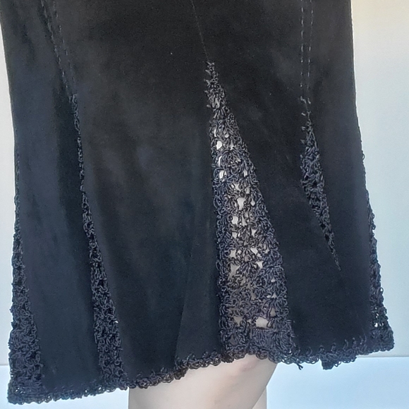 ๐ HOST PICK ๐ Danier Suede A-line Skirt - Picture 12 of 17